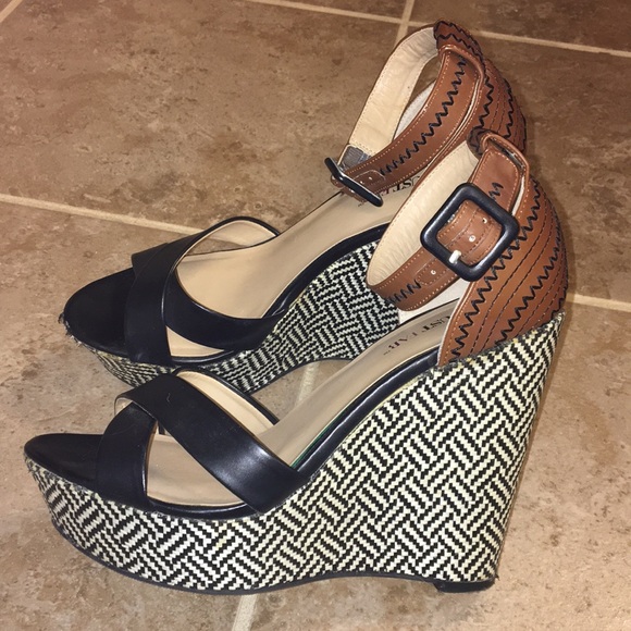 JustFab Shoes - Just Fab wedge sandals 🌸
